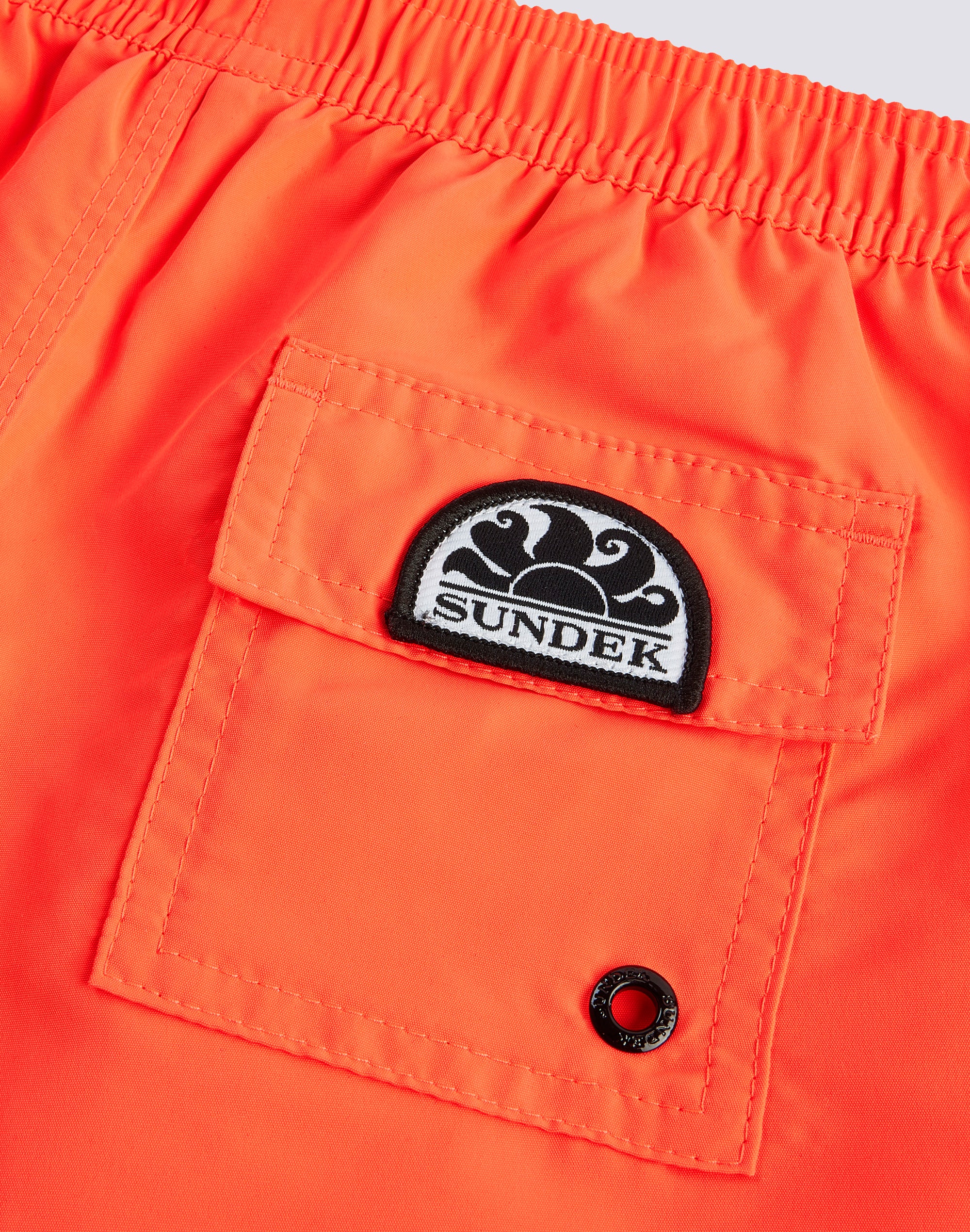 ICONIC TAFFETA SHORT-LENGTHS BOY’S SWIMSHORTS WITH ELASTICATED WAIST AND PIPING - Image 3