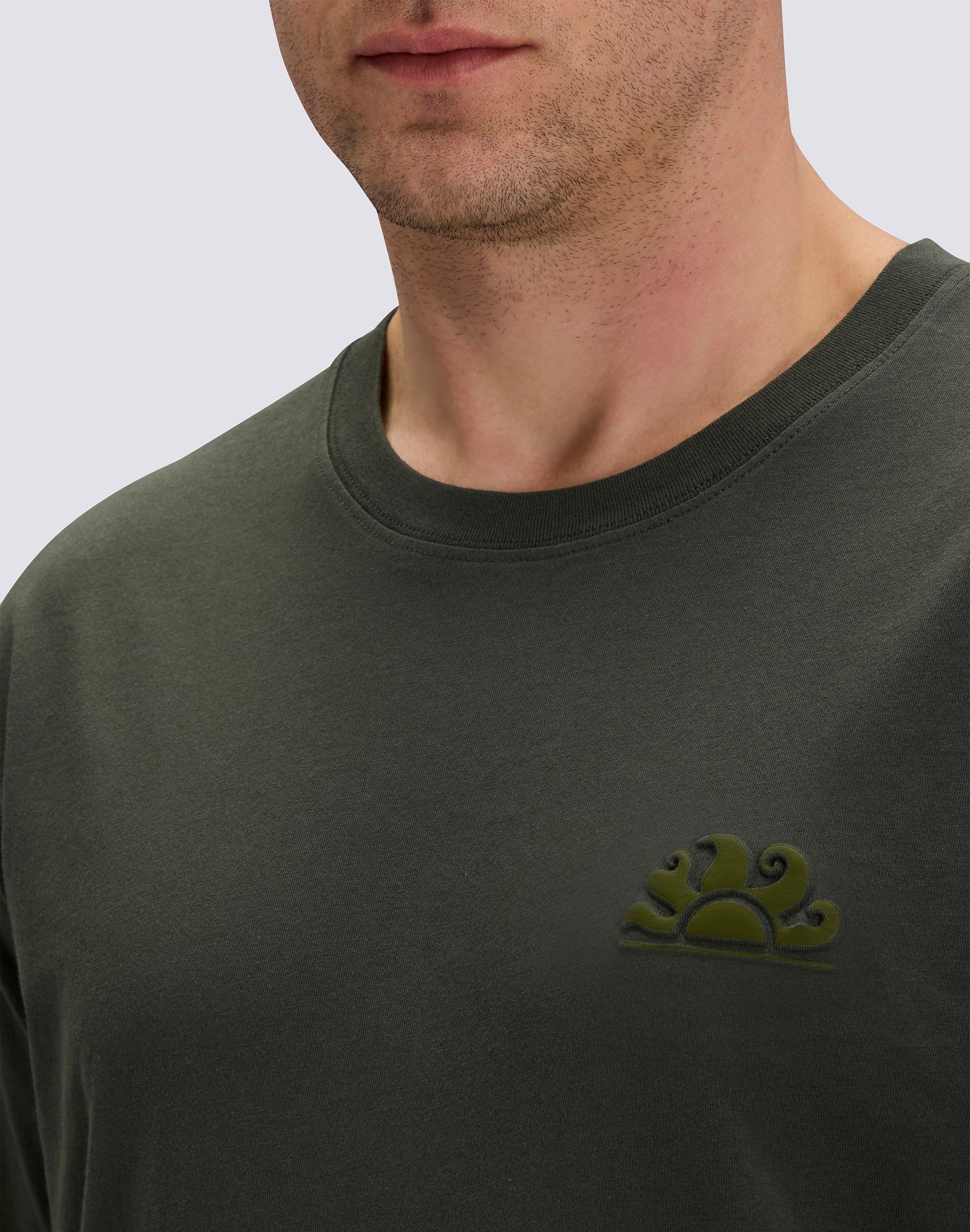 MEN'S CREW NECK T-SHIRT WITH EMBOSSED LOGO - Image 4