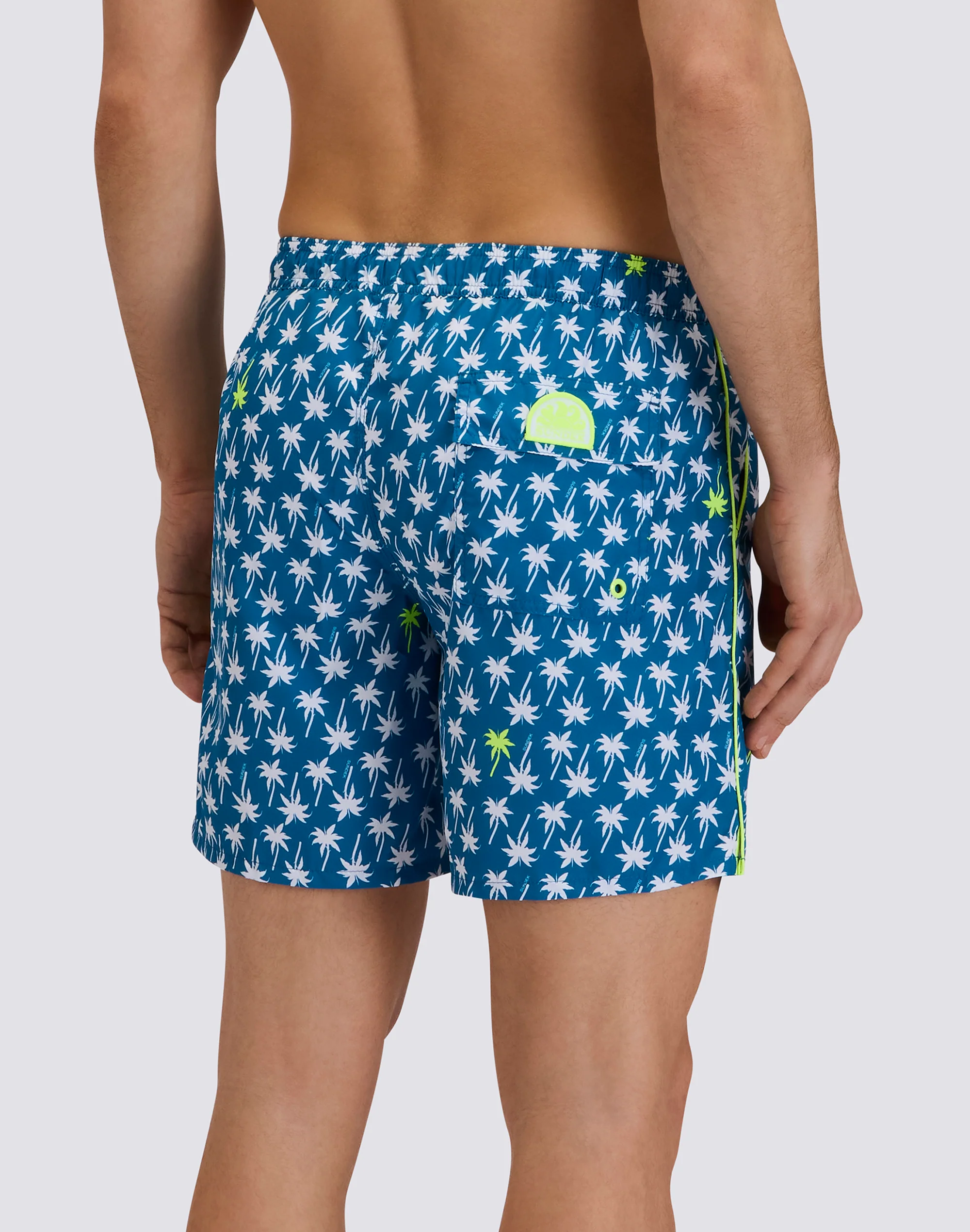 MEN'S MID-LENGTH SWIMSHORTS WITH ELASTIC WAIST AND UPSIDE DOWN PRINT IN REPREVE® RECYCLED POLYESTER - Image 2