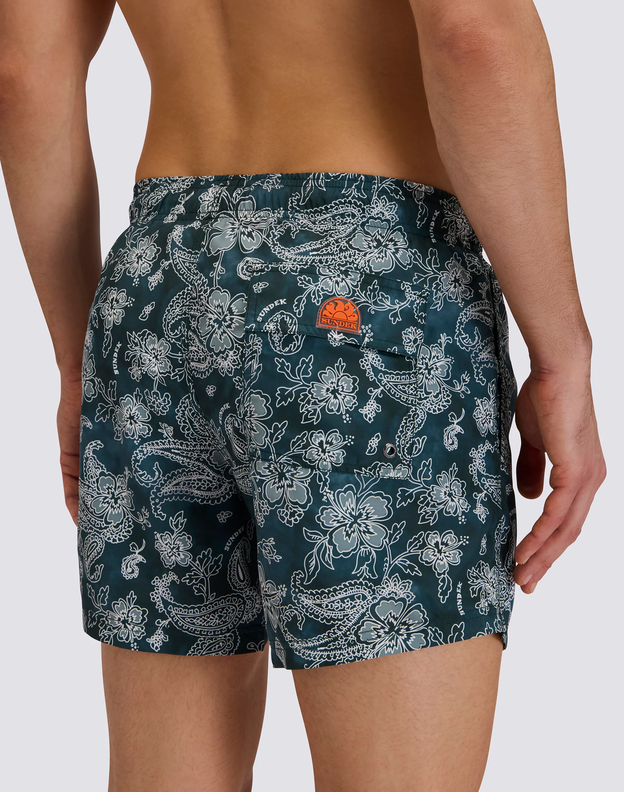 MEN'S SHORT SWIMSUIT WITH ELASTIC WAIST AND HIBI PAISLEY PRINT IN RECYCLED POLY - Image 3