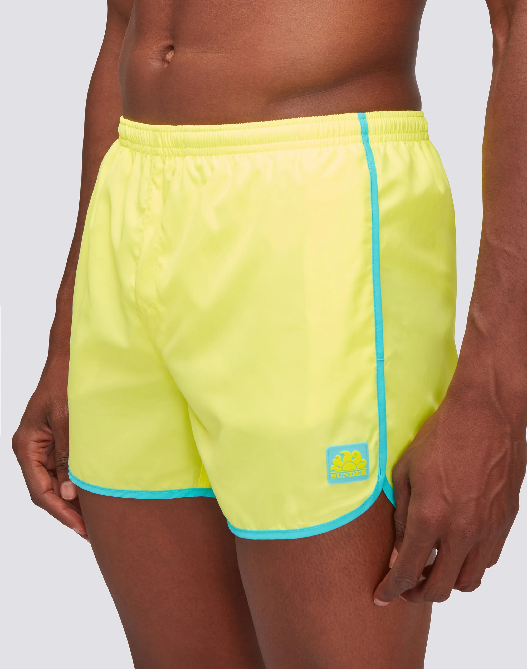 SHORT SWIMSHORTS WITH ELASTIC WAIST AND ROUND SIDE SLITS - Image 3