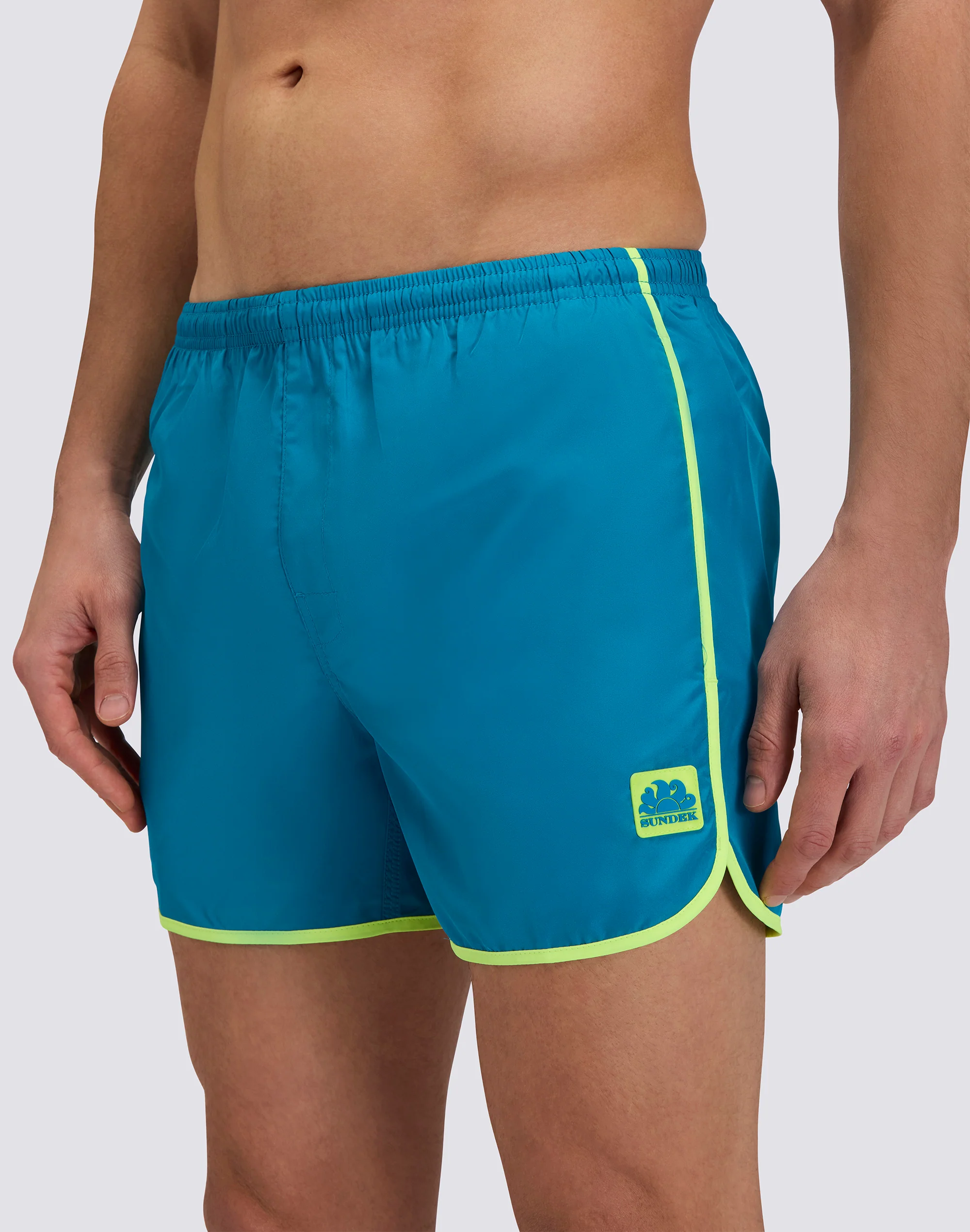 SHORT SWIMSHORTS WITH ELASTICATED WAIST AND ROUND SIDE SLITS - Image 3