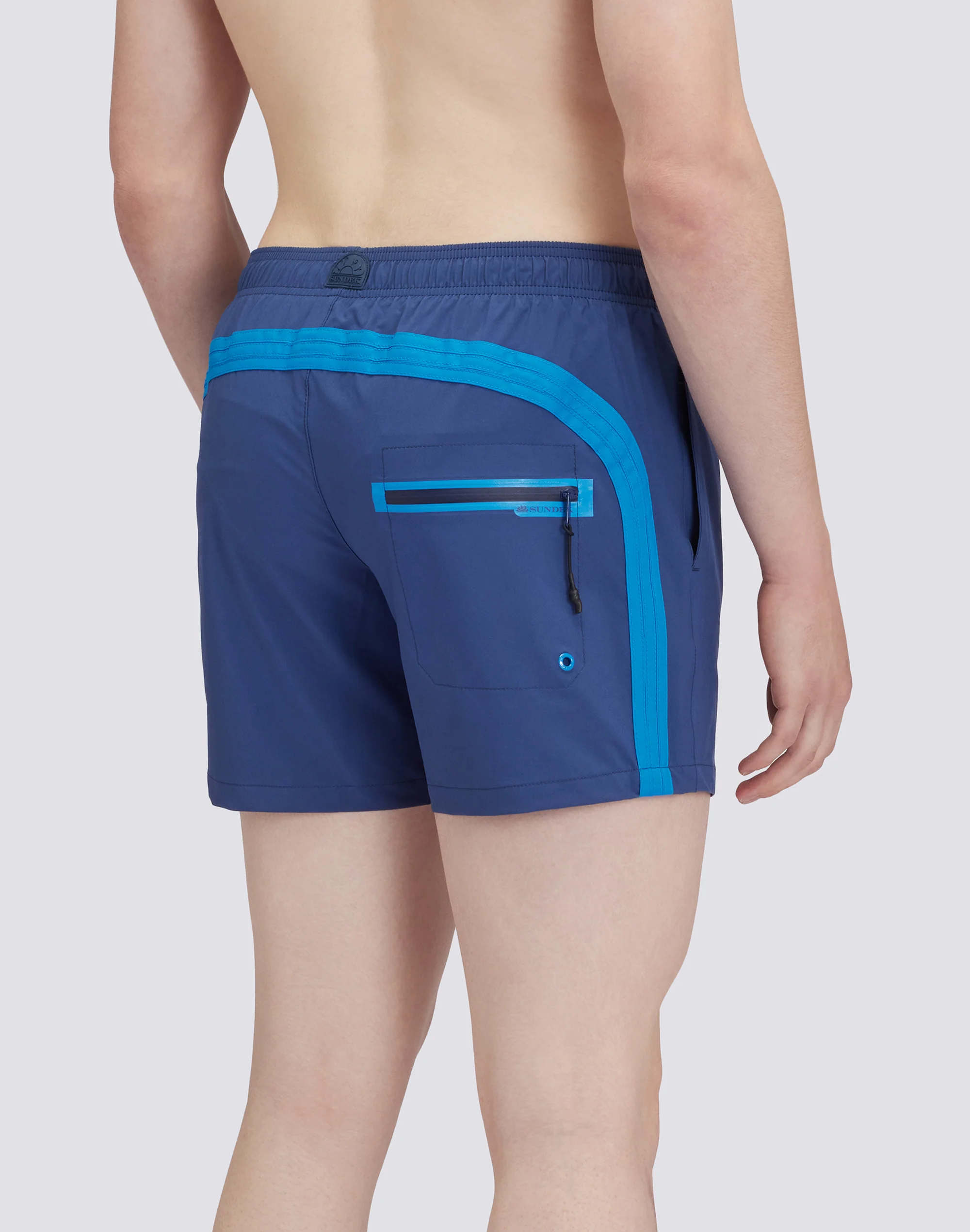 SHORT STRETCHED SWIM SHORTS WITH AN ELASTICATED WAISTBAND